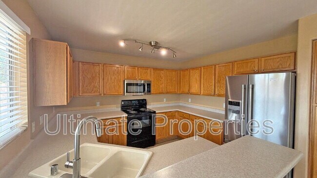 Building Photo - 12233 W Flores Dr