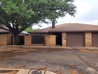 Building Photo - 2 bed 2 bath townhome with 1 car garage