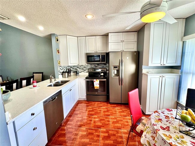 Building Photo - 14884 Laguna Beach Cir
