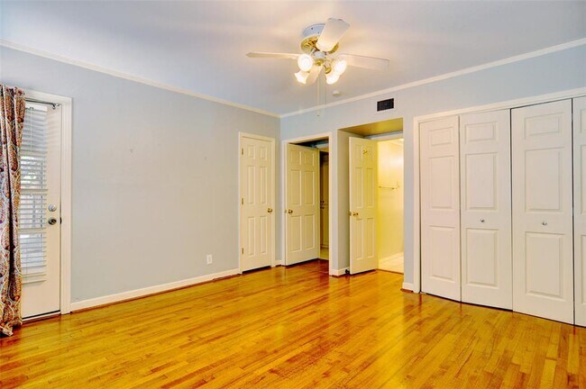 Building Photo - 3197 Westcliff Rd W
