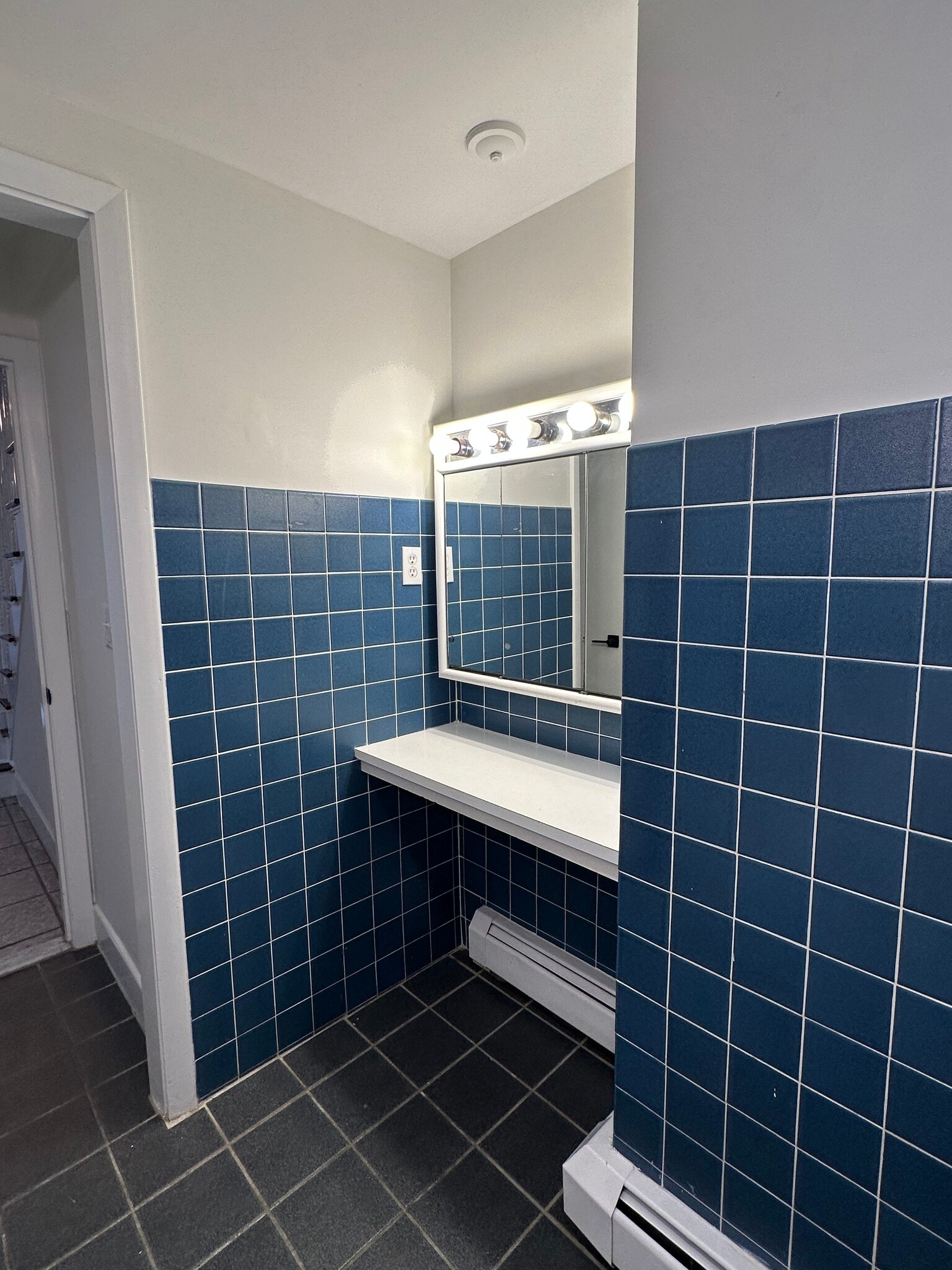main bath - 293 Main St