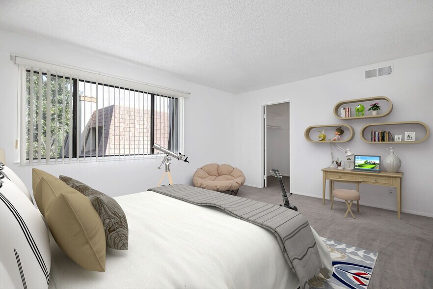 Bedroom - 9000 Vanalden Ave