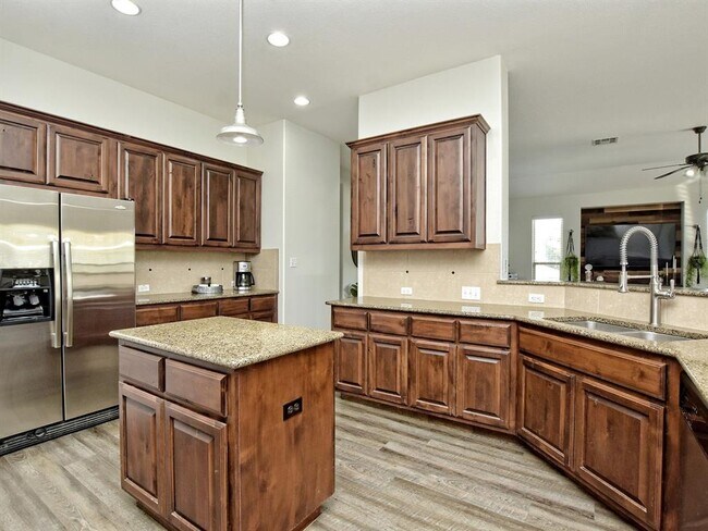 Building Photo - 214 Rivulet Ln