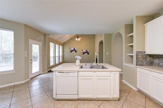 Building Photo - 6114 Breezy Hollow Ln