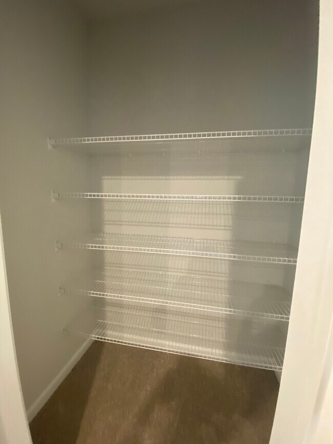 Building Photo - 3336 Mid Summer Ln