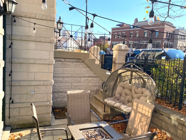 Front Patio - 2017 N Lincoln Ave