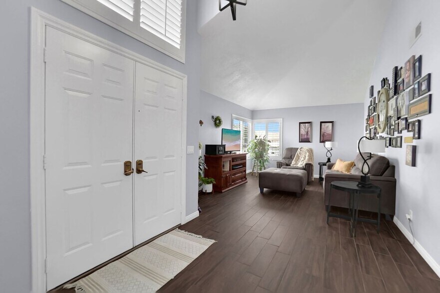 Building Photo - 885 Oakland Hills Dr