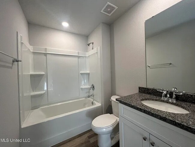 Building Photo - Charming 4BR House in Biloxi