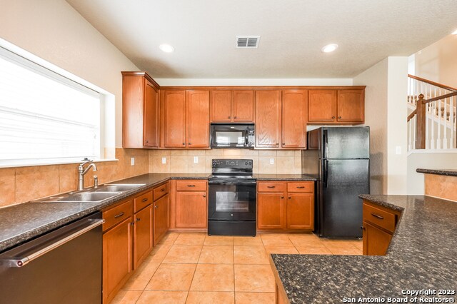 Building Photo - 5731 White Oak Cove