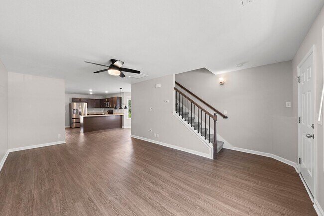 Building Photo - Gorgeous End Unit Townhome for Rent!!