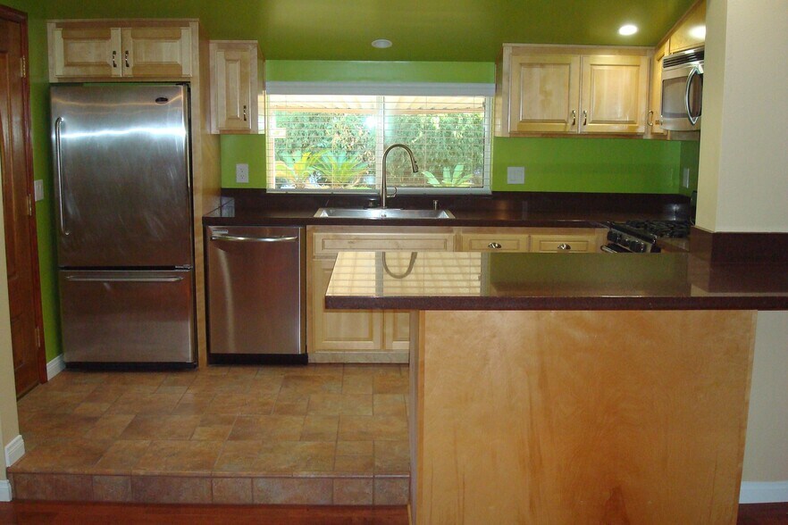Kitchen - 22284 Buenaventura St