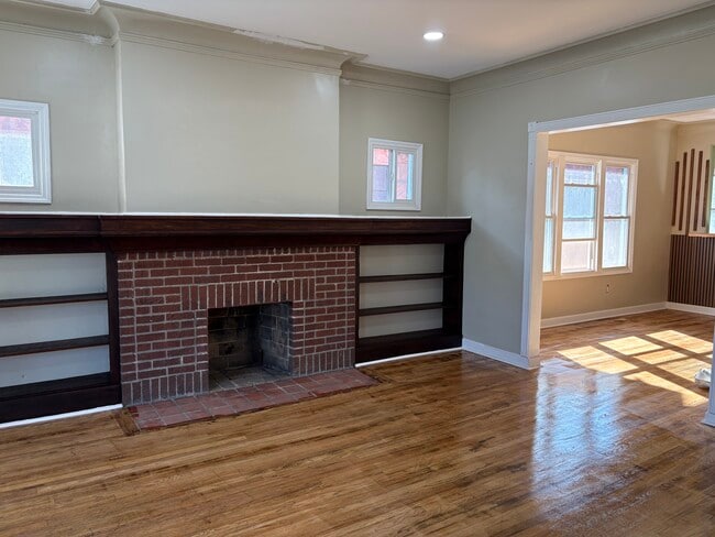 Building Photo - 2538 Calvert St