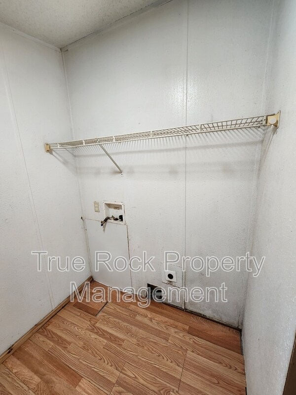 Building Photo - 309 1/2 S Carey (Asher)