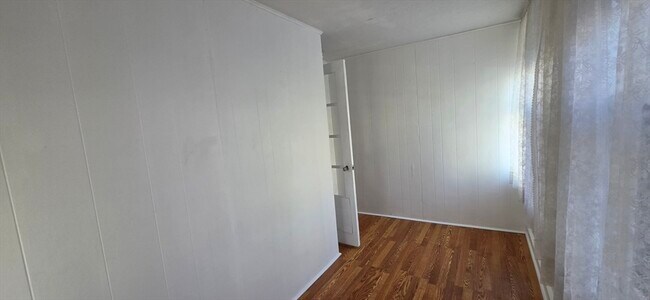 Building Photo - 14 Orient St