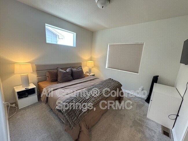 Building Photo - 7421 Marbled Wood Pt