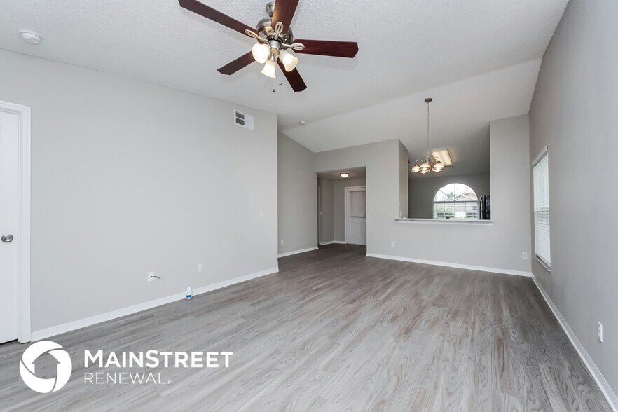 Building Photo - 1512 Oak Hill Trail