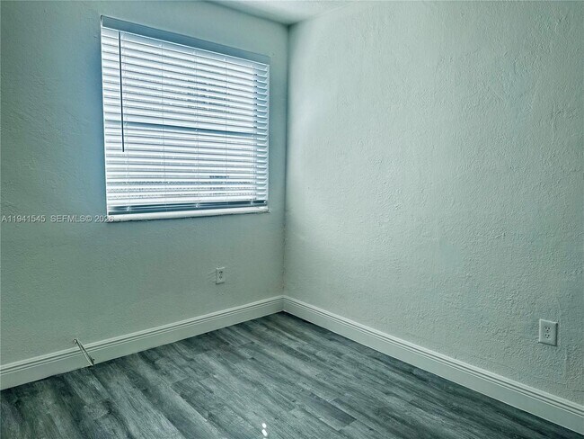 Building Photo - 1545 NW 8th Ave