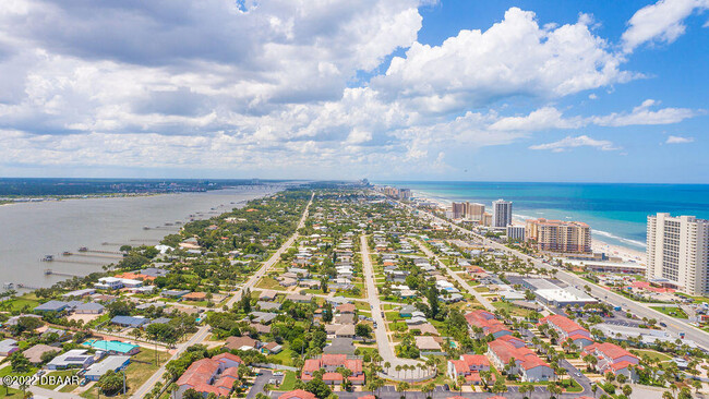 Building Photo - 200 Florida Shores Blvd