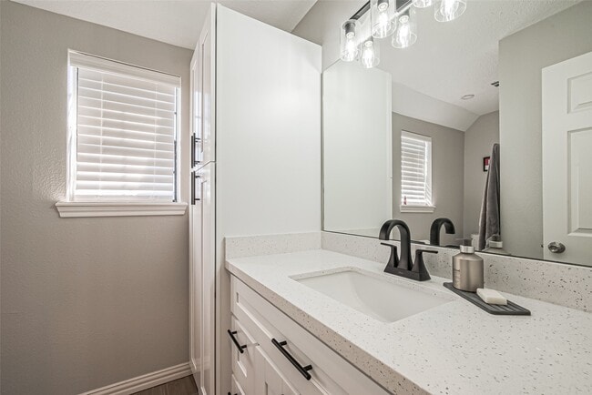 Building Photo - 15211 Camino Del Sol Dr
