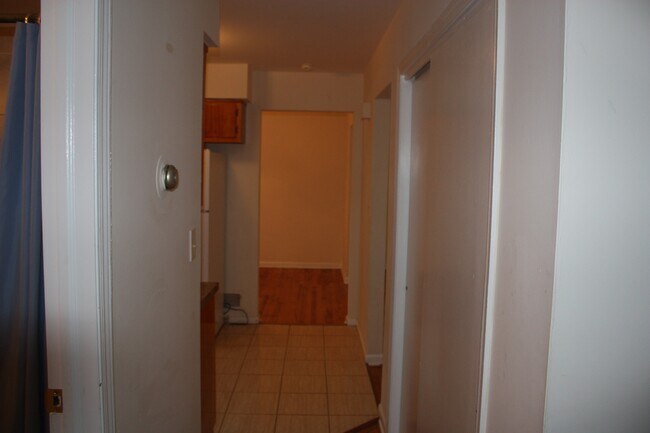 Building Photo - 23 James St