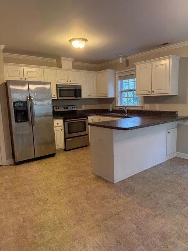 Building Photo - 105 Tillage Pl