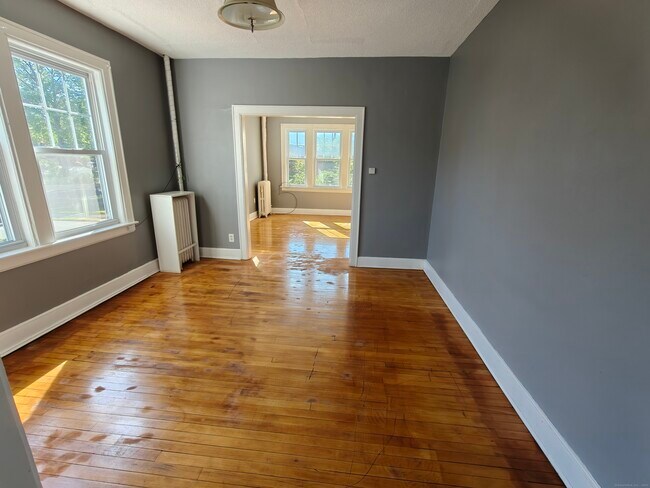 Building Photo - 42 Groton St