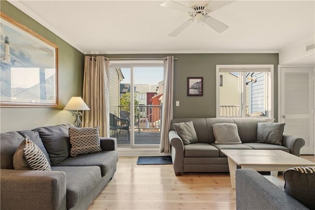 Primary Photo - 216 Goddard Row