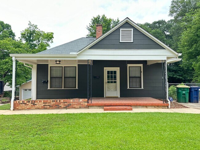 Building Photo - 138 S Poplar St