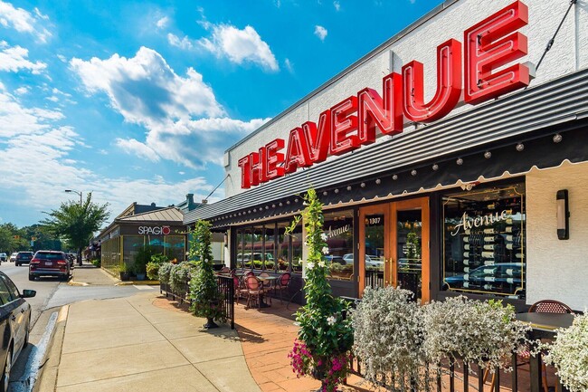 Building Photo - 1654 Ashland Ave