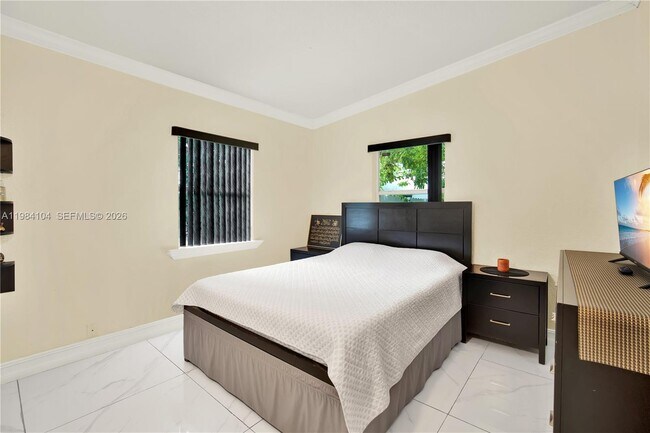 Building Photo - 6400 SW 62nd Ct