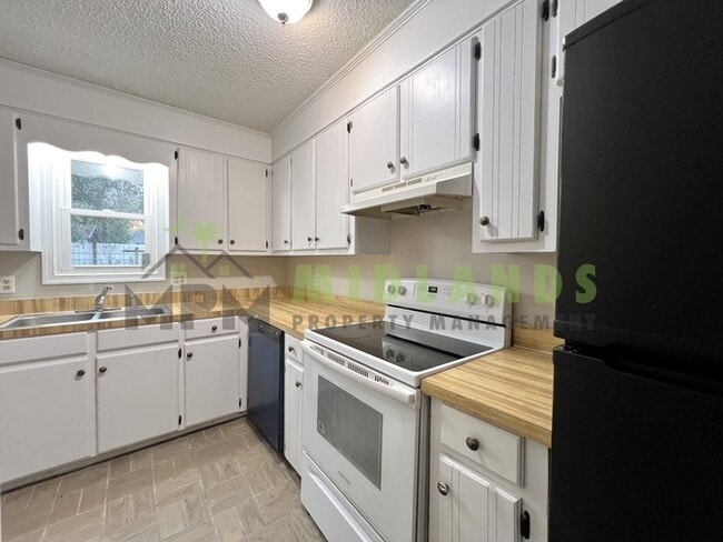 Building Photo - 204 S Cromwell St