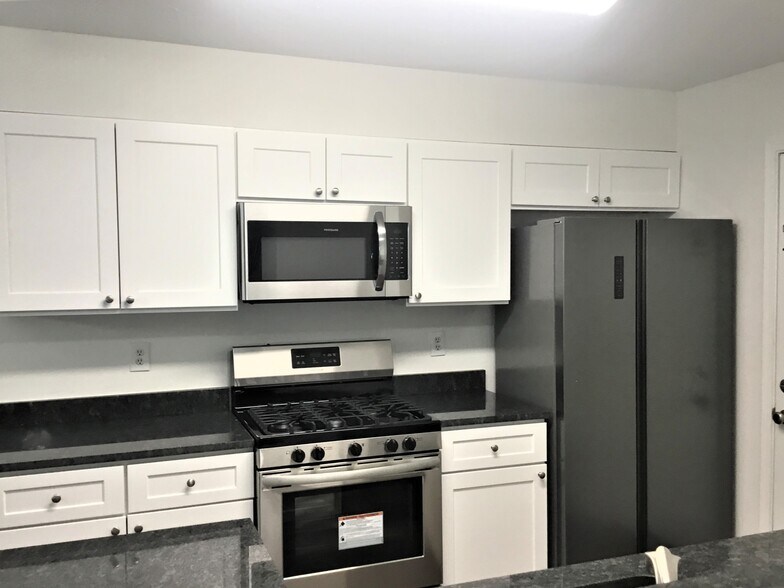 Building Photo - 9151 Autumn Harvest Dr