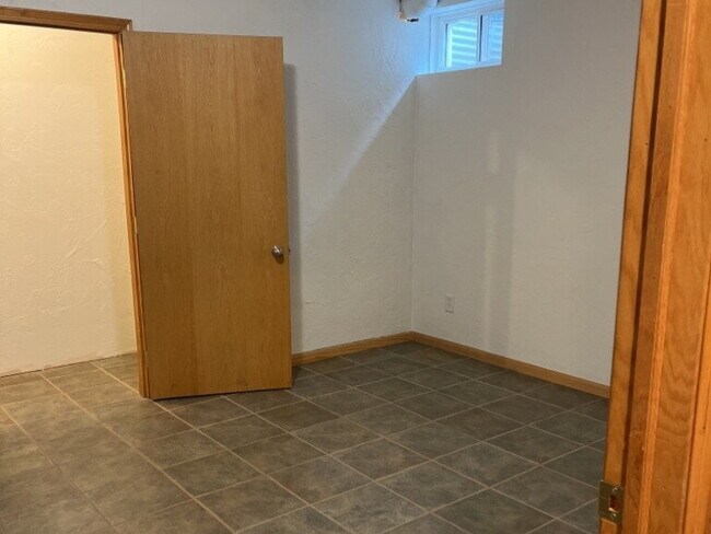 Building Photo - 3 Bedroom, 3 Bath Duplex in Greenville