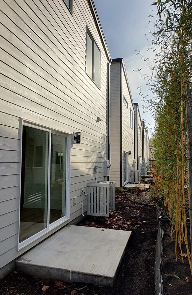 Building Photo - 4276 NE Going St