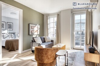 Building Photo - 68 Gold St