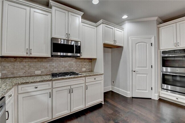 Building Photo - 9270 Colham Dr