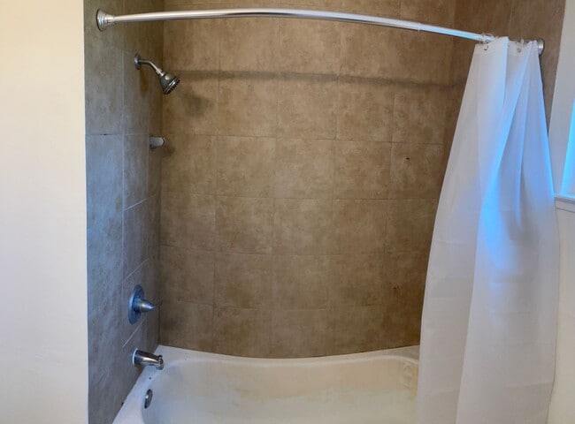 Building Photo - 2700 Whitcomb Way