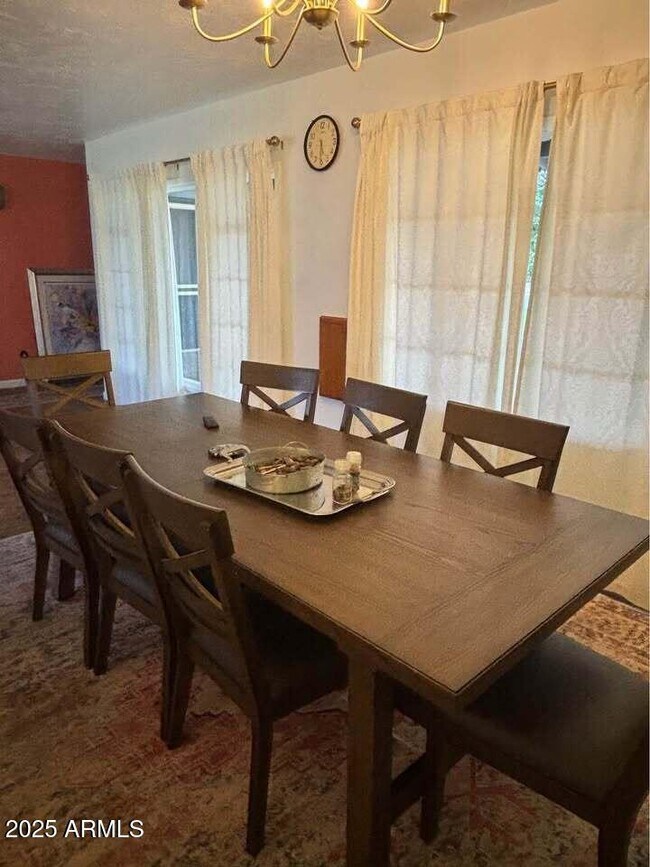 Building Photo - 4105 E Lewis Ave