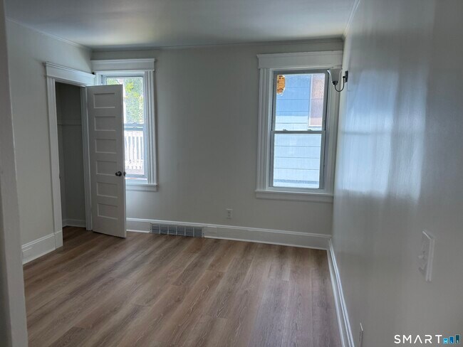 Building Photo - 173 Chestnut Ave