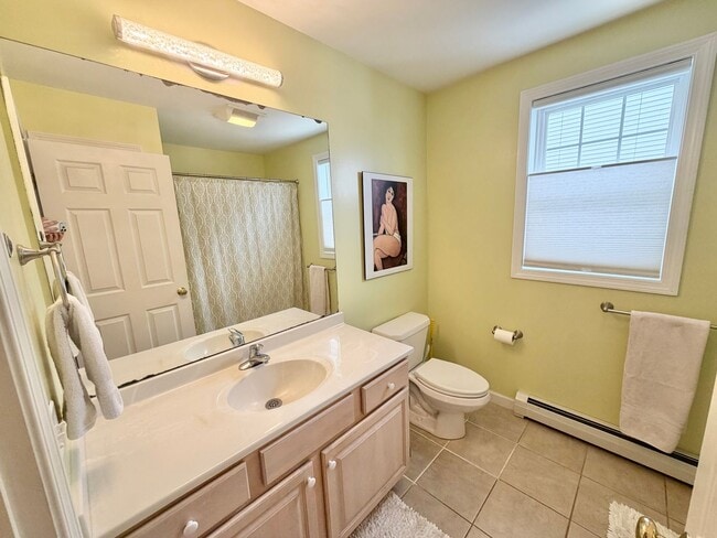 Building Photo - 4 Bedroom Home in South Burlington VT Available 4/1!