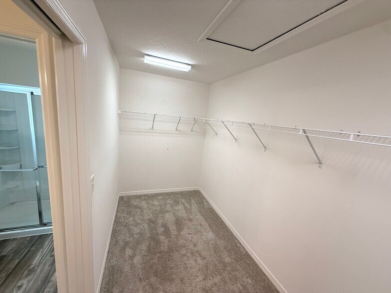 Master Closet - 11190 Hess Way
