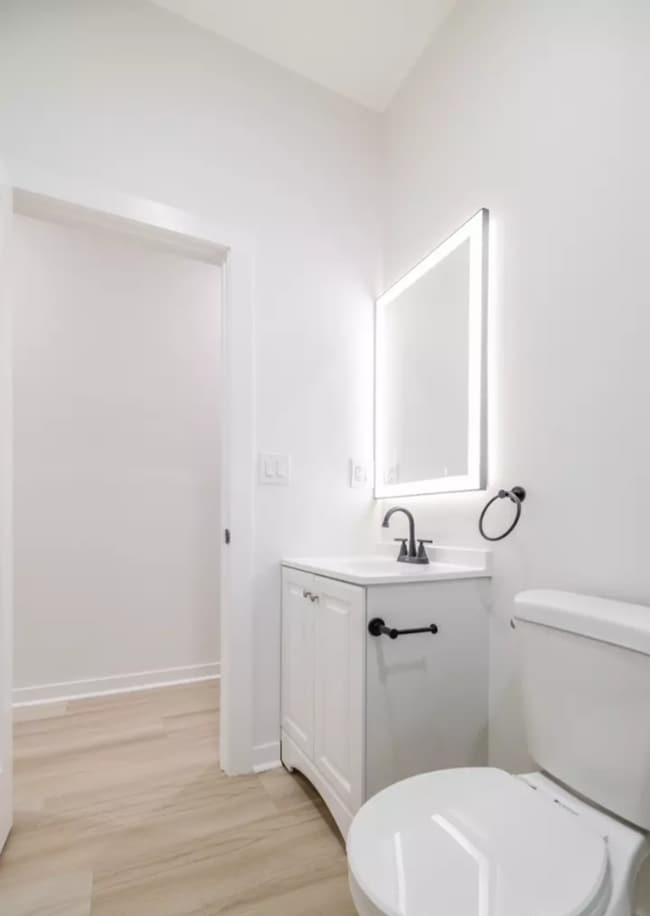 Building Photo - 1056 N Central Park Ave