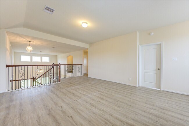 Building Photo - 16 Rose Desert Ct