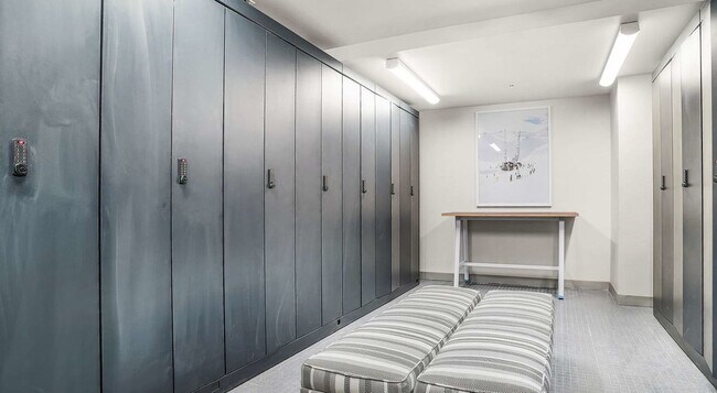 Building Photo - 360 W 200 S