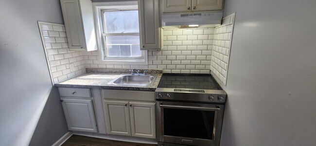 Building Photo - 1126 Kerlin St