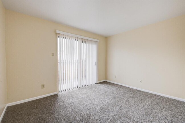 Building Photo - 8433 Hearth Dr