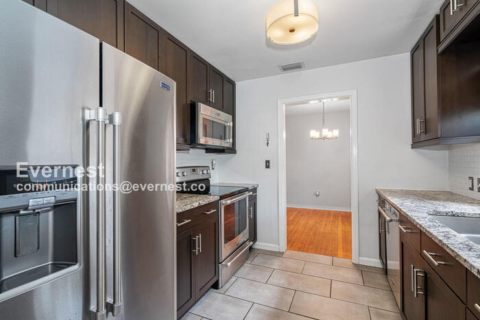 Building Photo - 5600 Tangerine Ave S