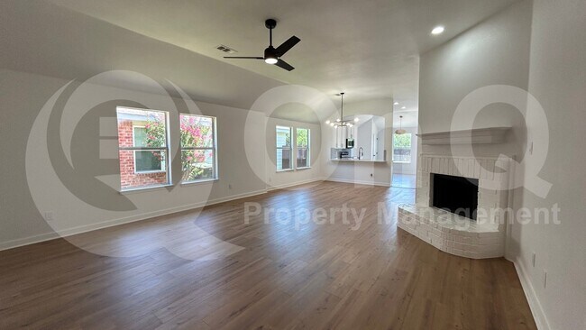 Building Photo - 1028 Aviary Dr