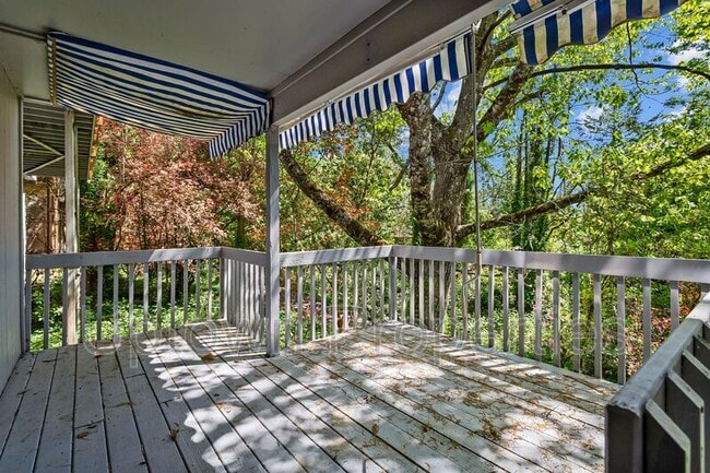 Building Photo - 252 Cervantes Cir
