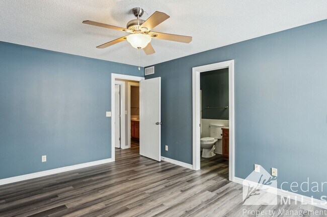 Building Photo - 4 bedroom Home in West Wichita